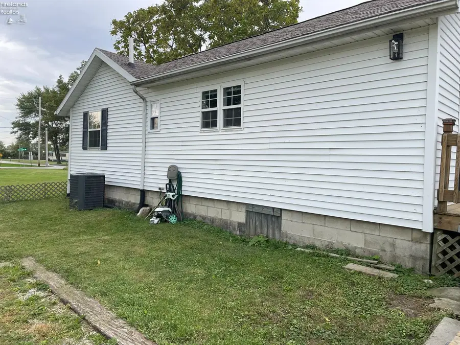 1871 N Locust Street, Port Clinton, OH 43452 - #2