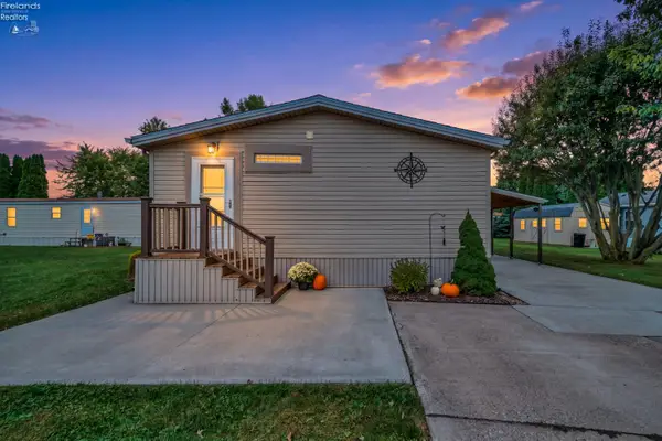 112 W Bass Circle, Marblehead, OH 43440