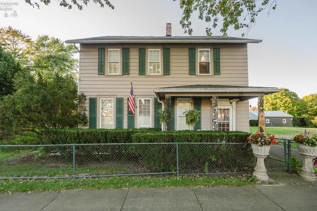 211 Fremont Avenue, Sandusky, OH 44870 - #1