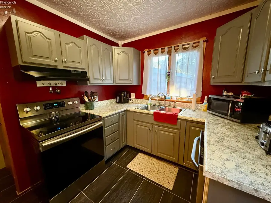 12 Walnut Street, Norwalk, OH 44857 - #3