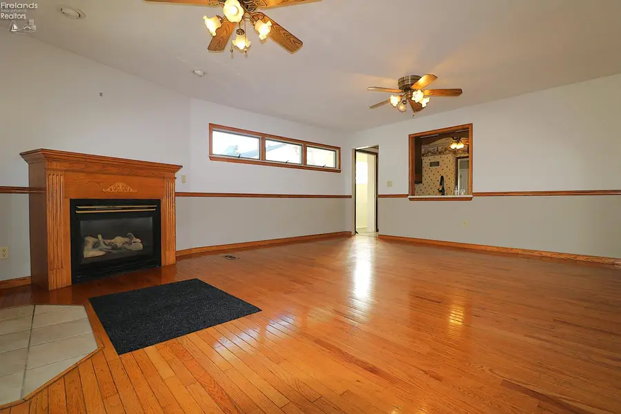 17 Welton Avenue, Norwalk, OH 44857 - #2