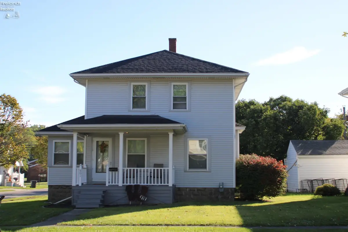 801 Dale Avenue, Willard, OH 44890 - #1