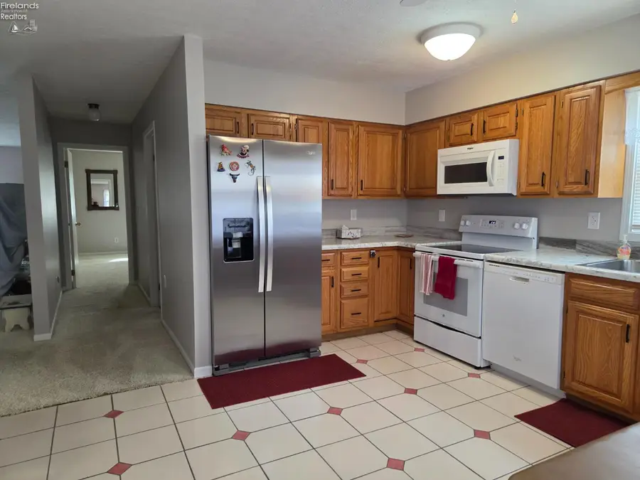 5 W Teakwood Court, Tiffin, OH 44883 - #3