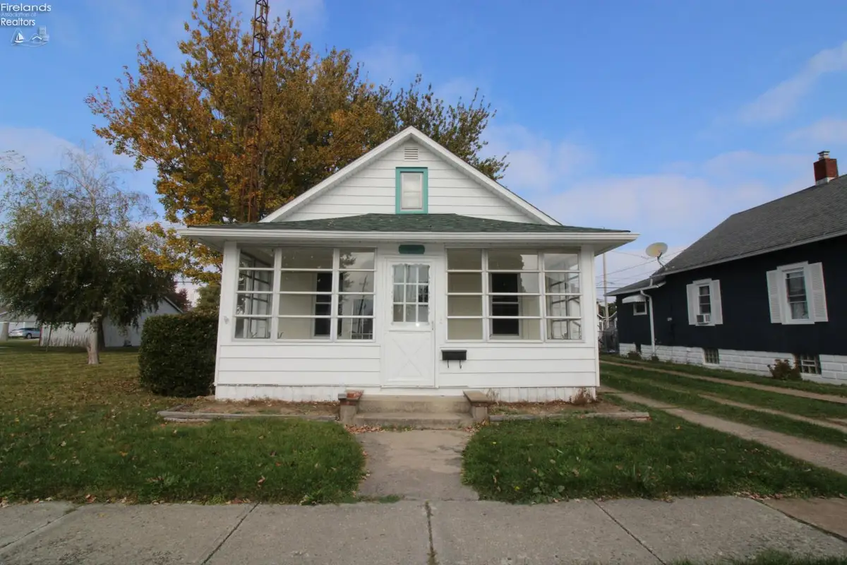 311 E 7th Street, Port Clinton, OH 43452 - #1