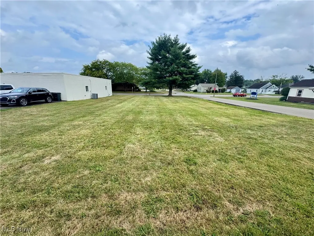 801 Leonard Avenue, Zanesville, OH 43701 - #1