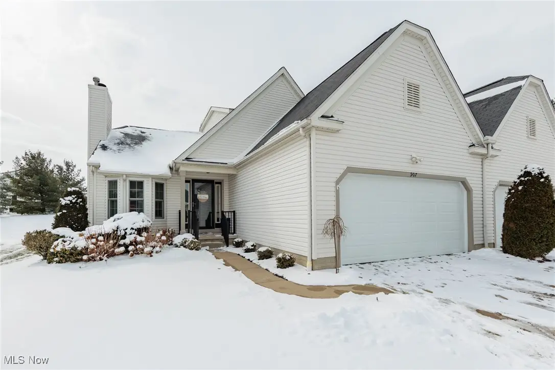 907 Devonwood Drive, Wadsworth, OH 44281 - #1