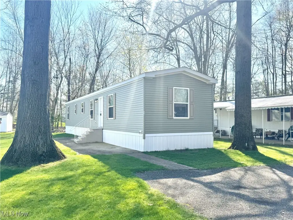 125 Northgate Ne, Warren, OH 44484 - Image #1