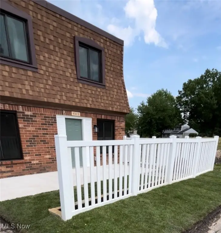 950 Wadsworth Road #E, Medina, OH 44256 - #1