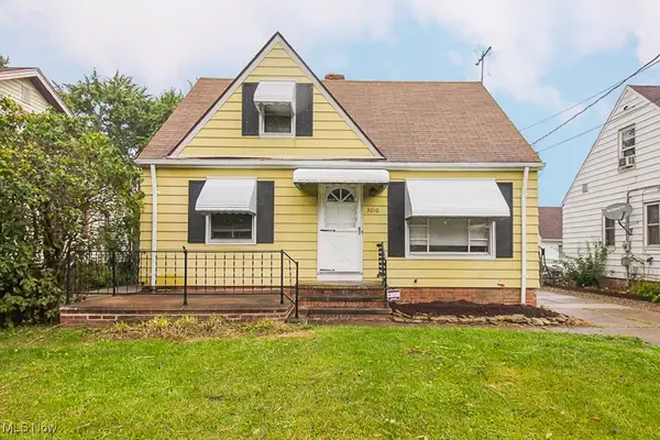 3010 Grantwood Drive, Parma, OH 44134