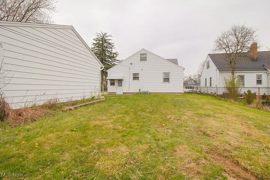 105 Tudor Avenue, Bedford, OH 44146 - Image #2