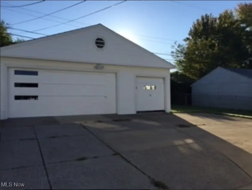 458 Westview Road, Bedford, OH 44146 - Image #2