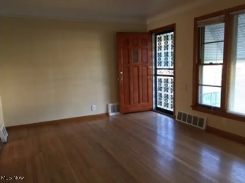 458 Westview Road, Bedford, OH 44146 - Image #3