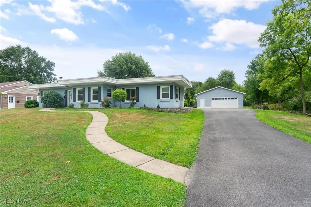 57 Belle Vista Avenue, Hubbard, OH 44425 - #1