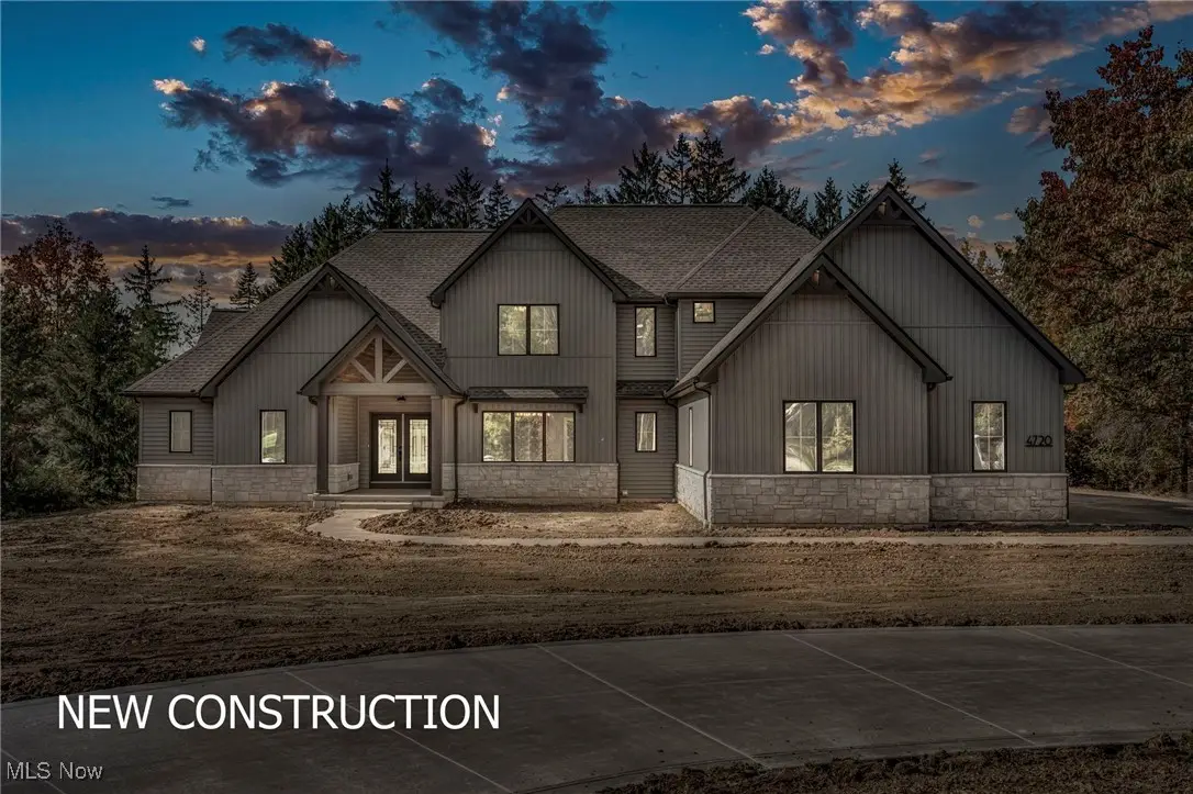 5076 Neptune Oval, Solon, OH 44139 - Image #1