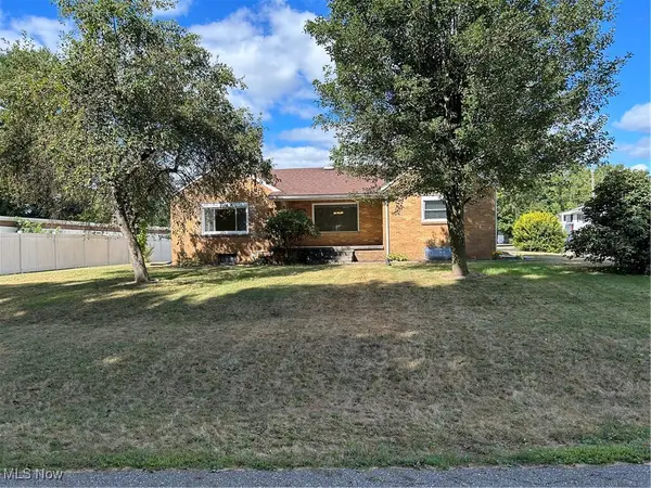 11276 East Avenue, Sandyville, OH 44671