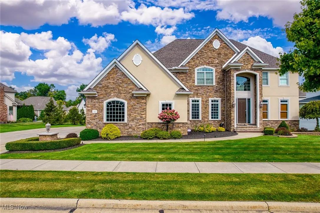 343 Glasgow Drive, Highland Heights, OH 44143 - #1