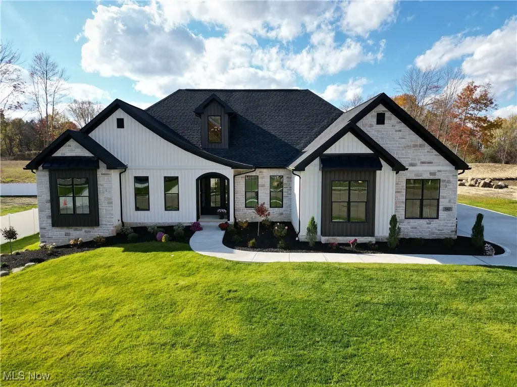 542 Lakewood E Drive, Canal Fulton, OH 44614 - Image #1