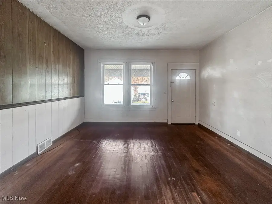 628 Allegheny St, Follansbee, WV 26037 - #2