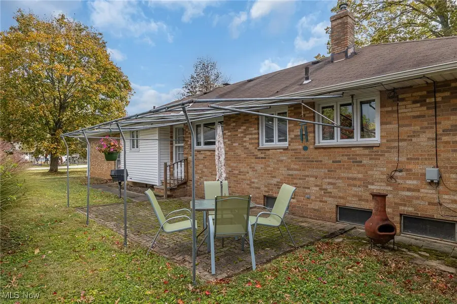 5668 Allendale Drive, North Olmsted, OH 44070 - Image #2