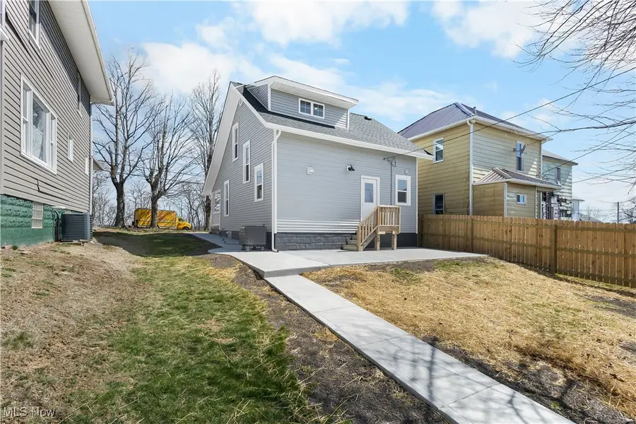 338 Woodlawn Avenue, Cambridge, OH 43725 - Image #2