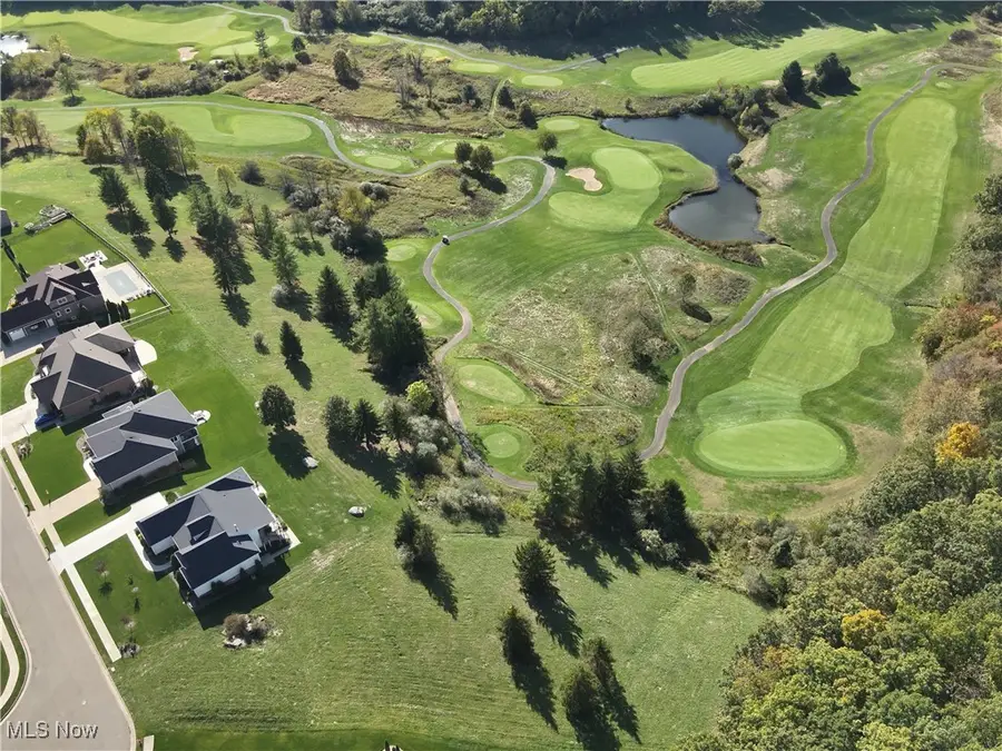 Whispering Pines Ne Drive, New Philadelphia, OH 44663 - Image #3