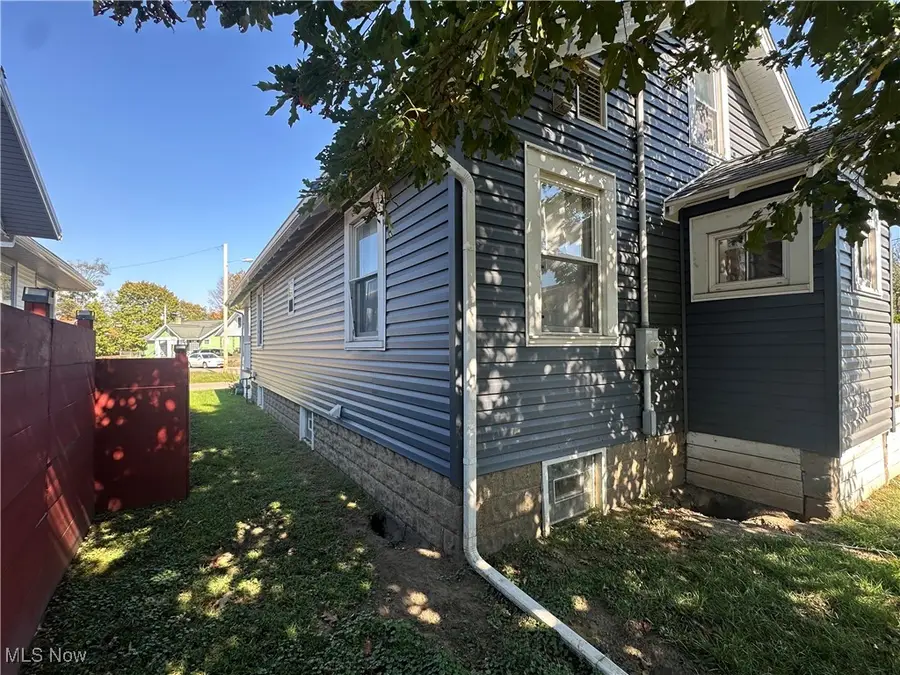 821 Grandview Avenue, Coshocton, OH 43812 - Image #2