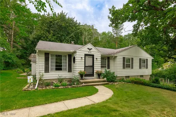 9770 Wrenwood Drive, Kirtland, OH 44094