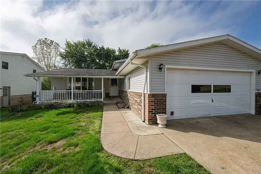 2935 Farmington Sw Circle, Canton, OH 44706 - Image #1