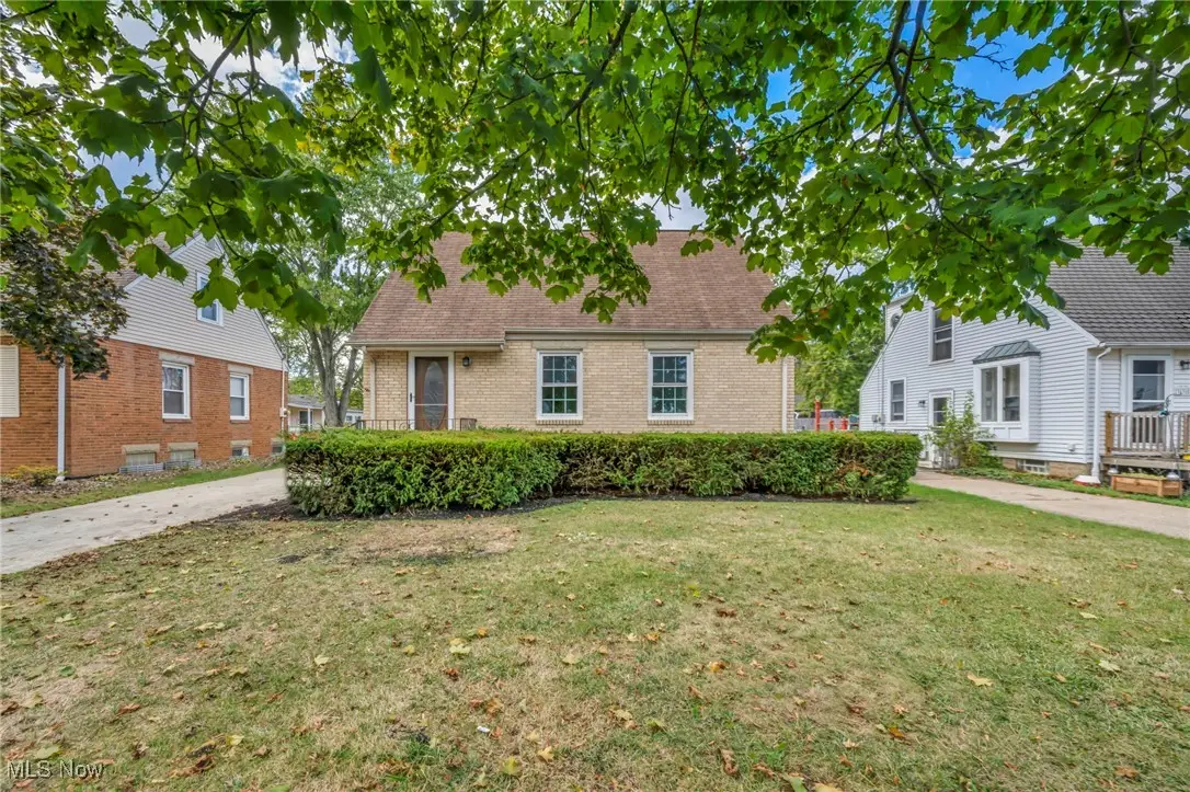 334 Hawthorne St, Elyria, OH 44035 - Image #1