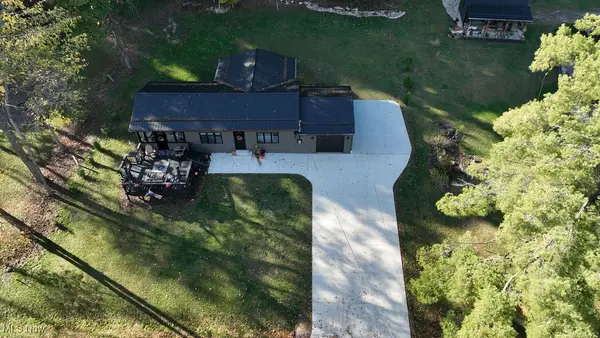 9035 N Shore Ne Drive, Mineral City, OH 44656