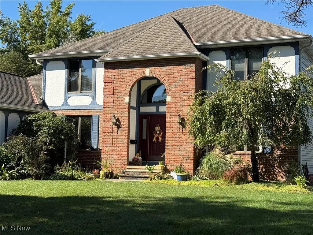 7432 Baldwin Creek Drive, Middleburg Heights, OH 44130 - Image #1