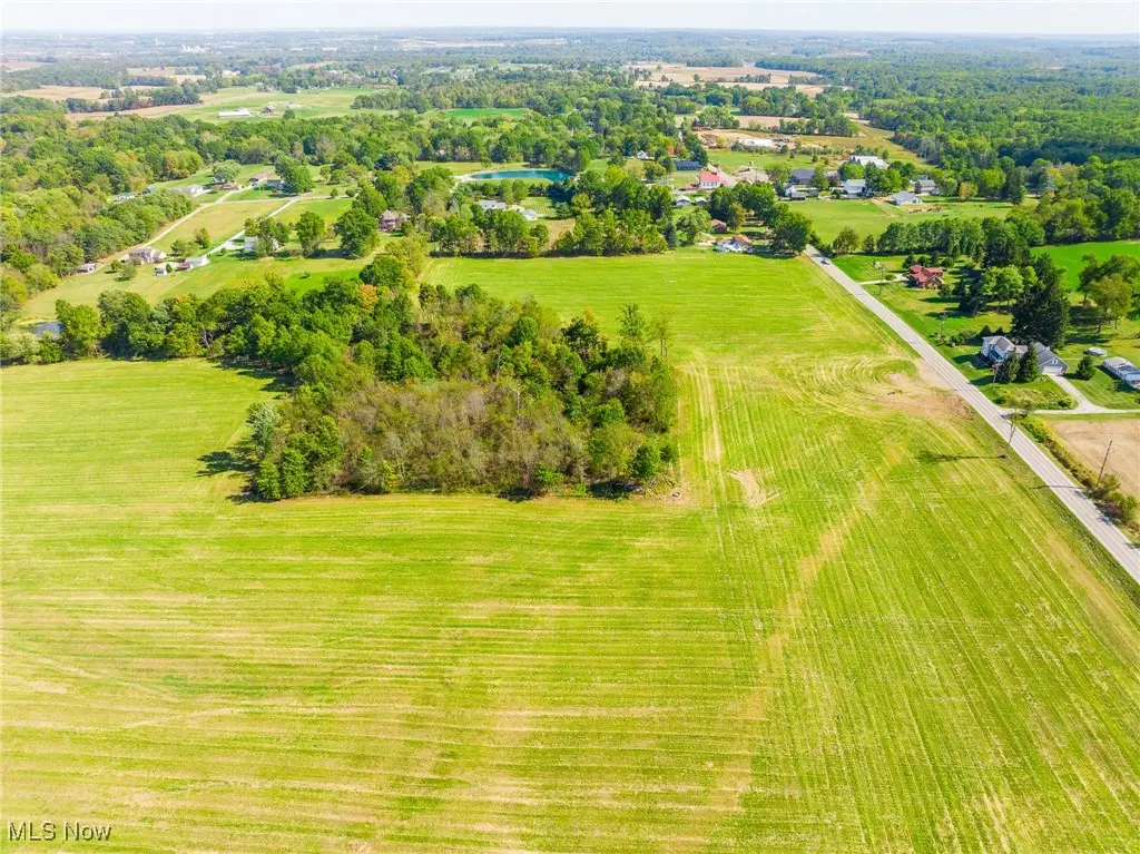 11756 Elton Sw Street, Navarre, OH 44662 - Image #1