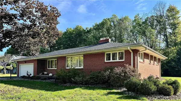 2140 Howland Wilson Ne Road, Warren, OH 44484