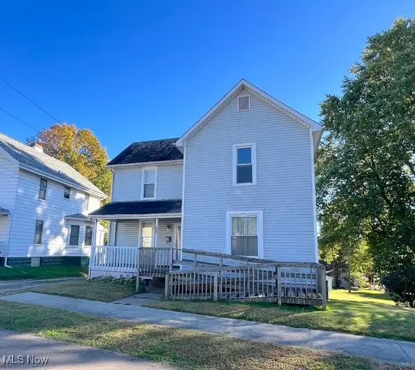 944 Grant Nw Avenue, New Philadelphia, OH 44663