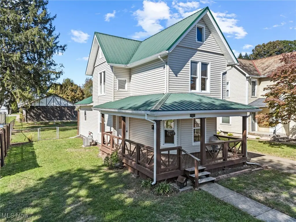 402 4th Nw Street, New Philadelphia, OH 44663 - Image #1