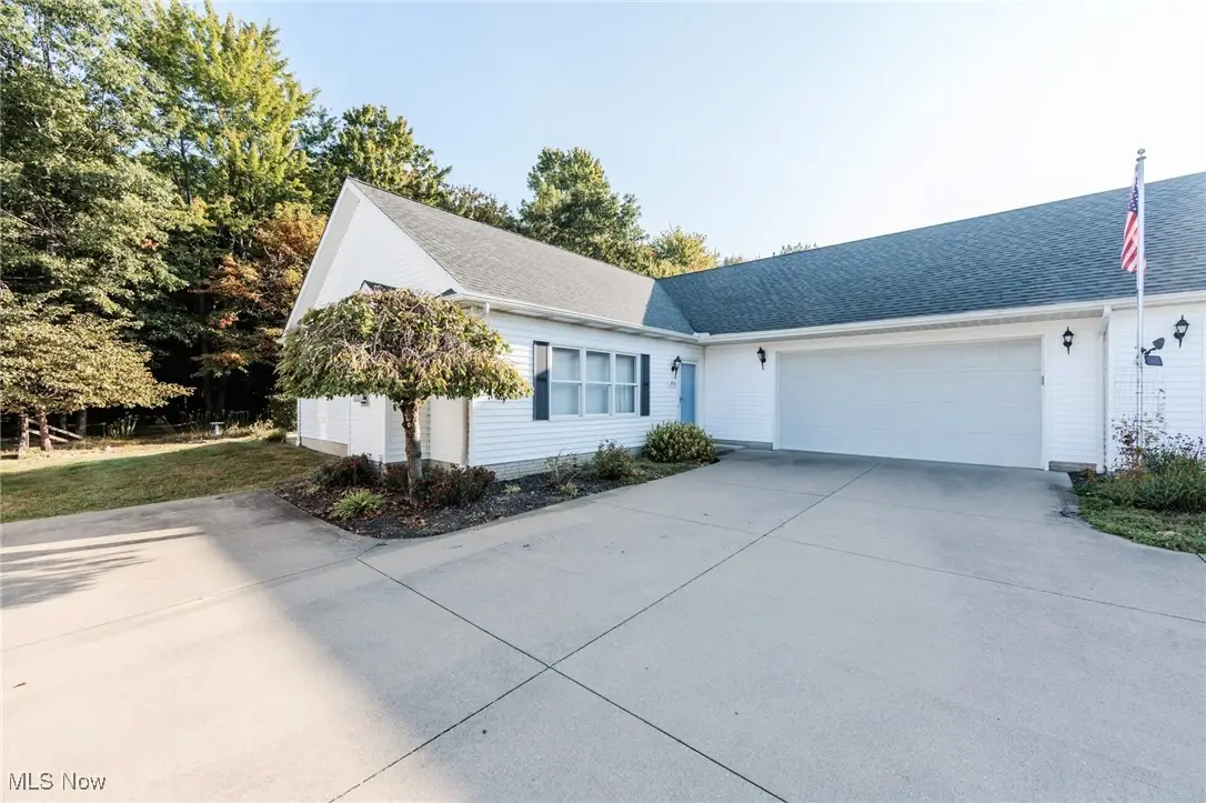 3954 Hilltop Drive, Vermilion, OH 44089 - Image #1