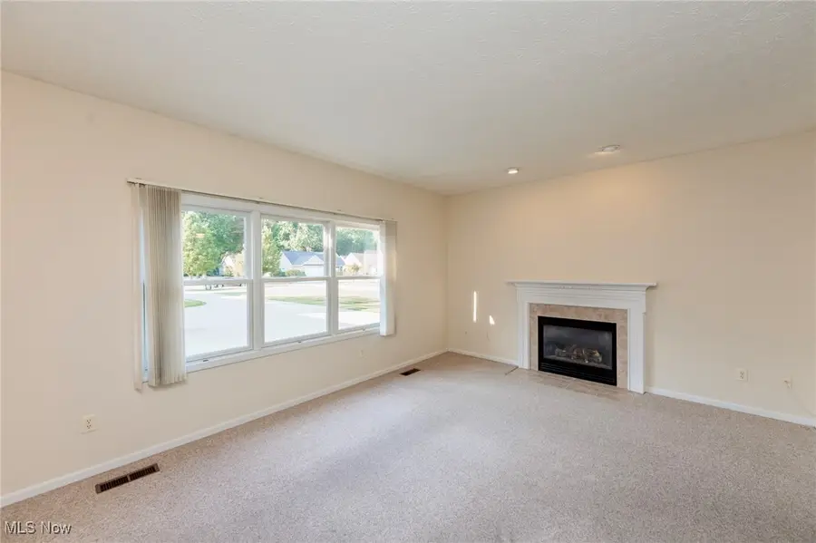 3954 Hilltop Drive, Vermilion, OH 44089 - Image #3