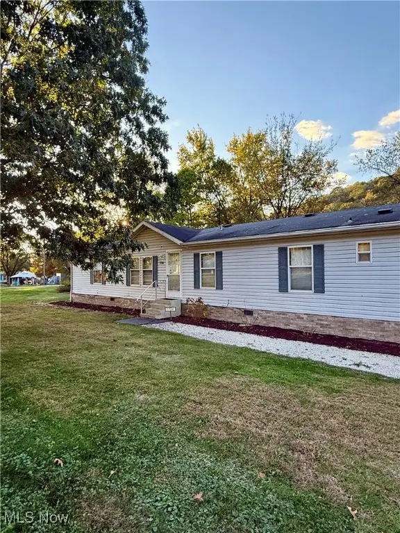 1734 Barnhill Road, New Philadelphia, OH 44663