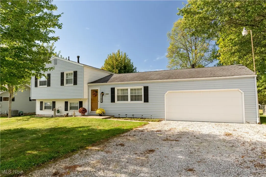 7709 Brownwood Nw Avenue, Canal Fulton, OH 44614 - Image #1