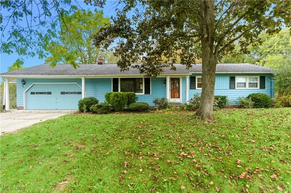 8271 Pheasant Nw Avenue, North Canton, OH 44720