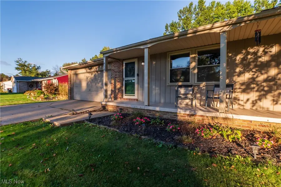 8304 Arlington Nw Avenue, North Canton, OH 44720 - Image #3