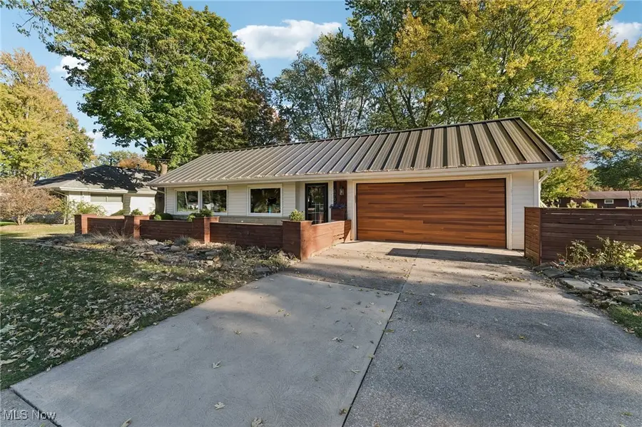 8797 Westlawn Boulevard, Olmsted Falls, OH 44138 - Image #2