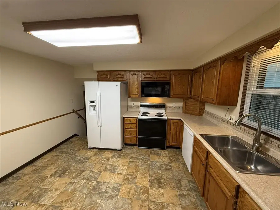 1273 Concord Se Circle, New Philadelphia, OH 44663 - Image #3