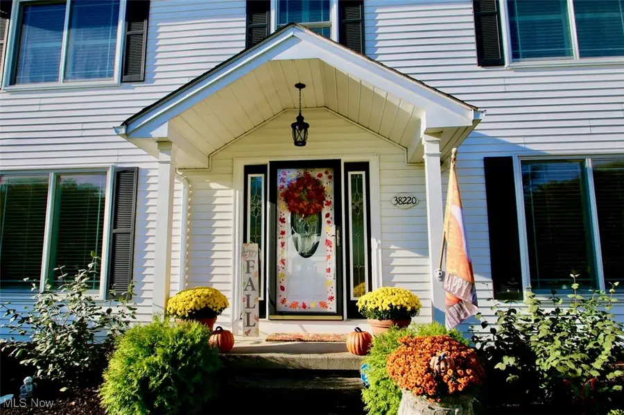 38220 Westminster Lane, Willoughby, OH 44094 - Image #2