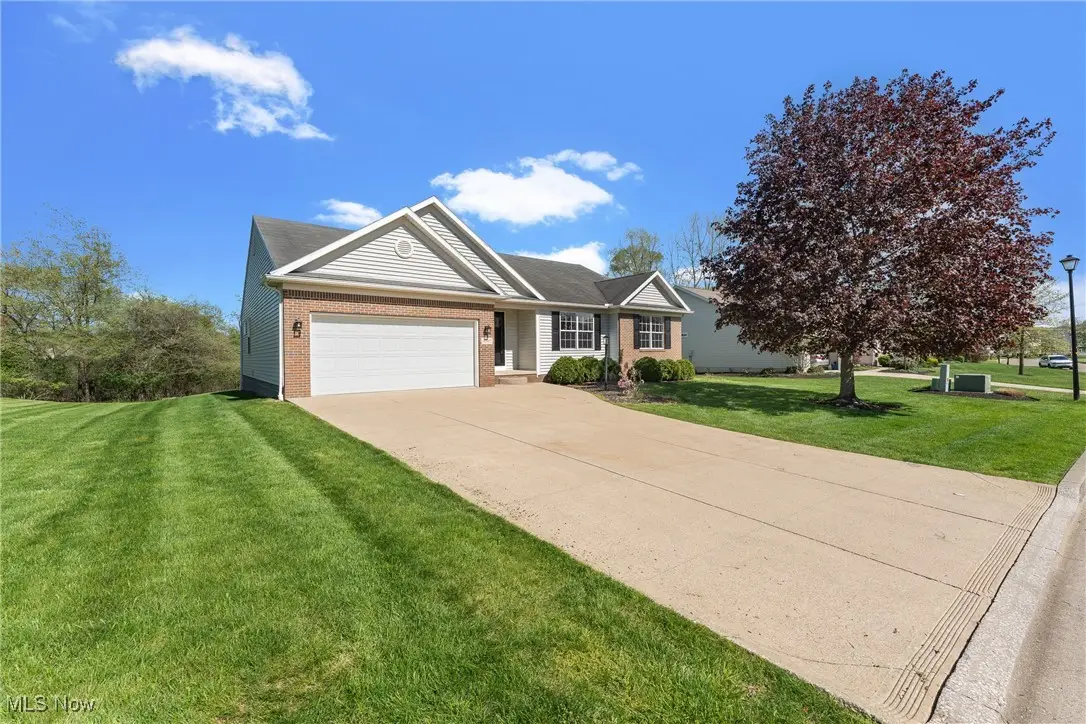 4662 Helmsworth Ne Drive, Canton, OH 44714 - Image #1