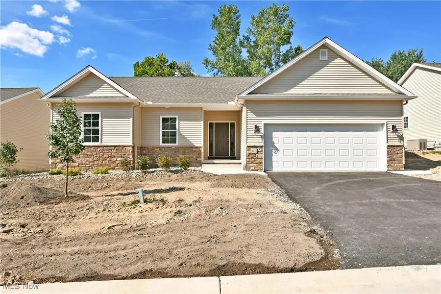 2261 Saddlebrook, Cortland, OH 44410 - Image #2