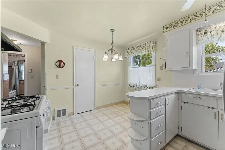 283 E 324th Street, Willowick, OH 44095 - Image #3