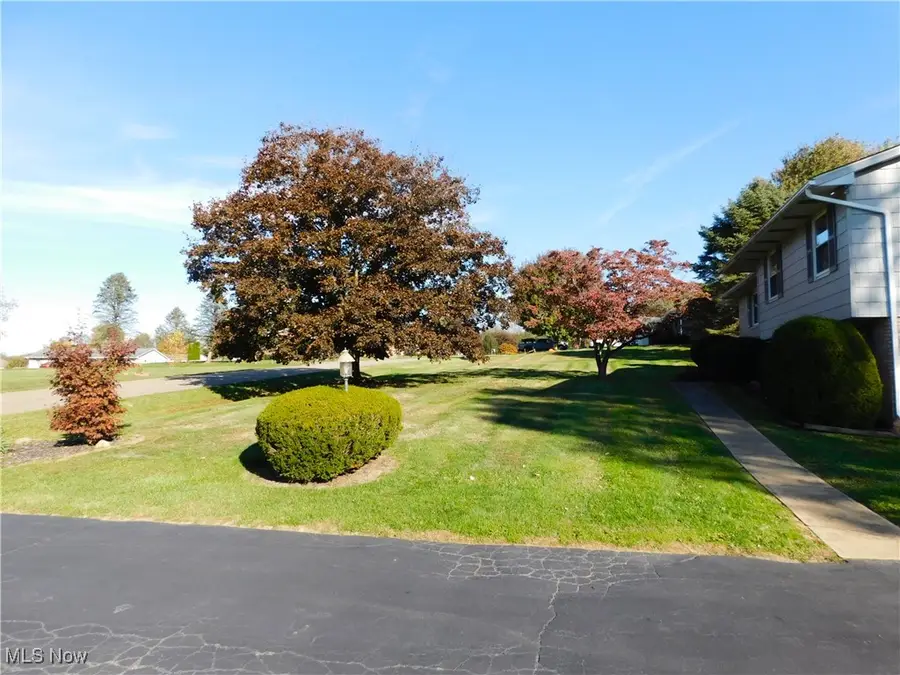 49410 South Park Circle, East Liverpool, OH 43920 - Image #2