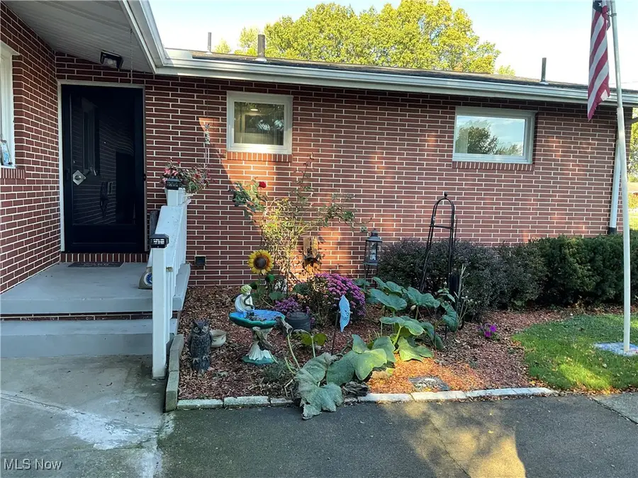 2036 Glenn Ne Drive, Warren, OH 44483 - Image #2