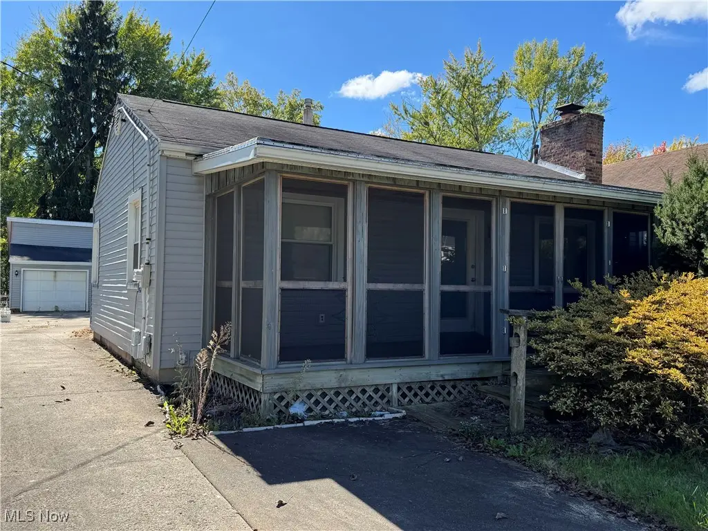 1331 Bradford Nw Street, Warren, OH 44485 - Image #1